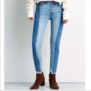 Two Toned High Rise American Eagle Mom Jeans